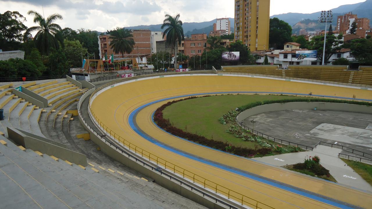 Iris Hostel Medellín Exterior foto