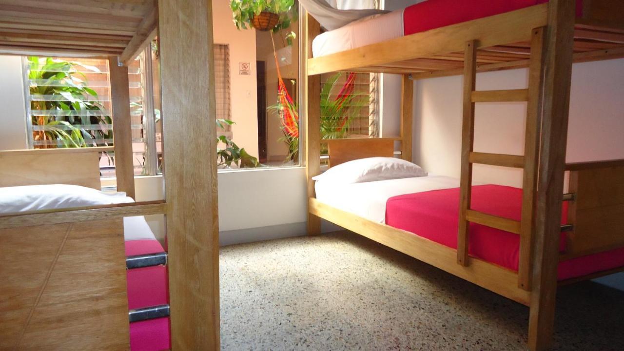 Iris Hostel Medellín Exterior foto