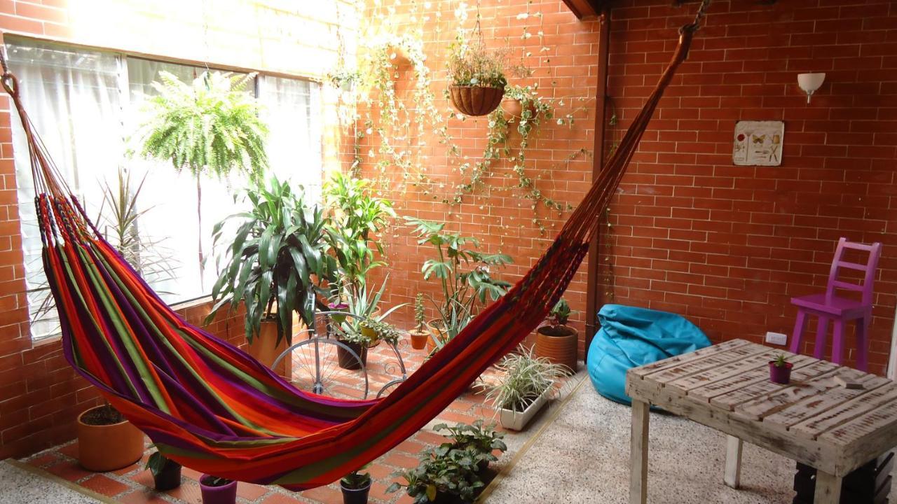 Iris Hostel Medellín Exterior foto